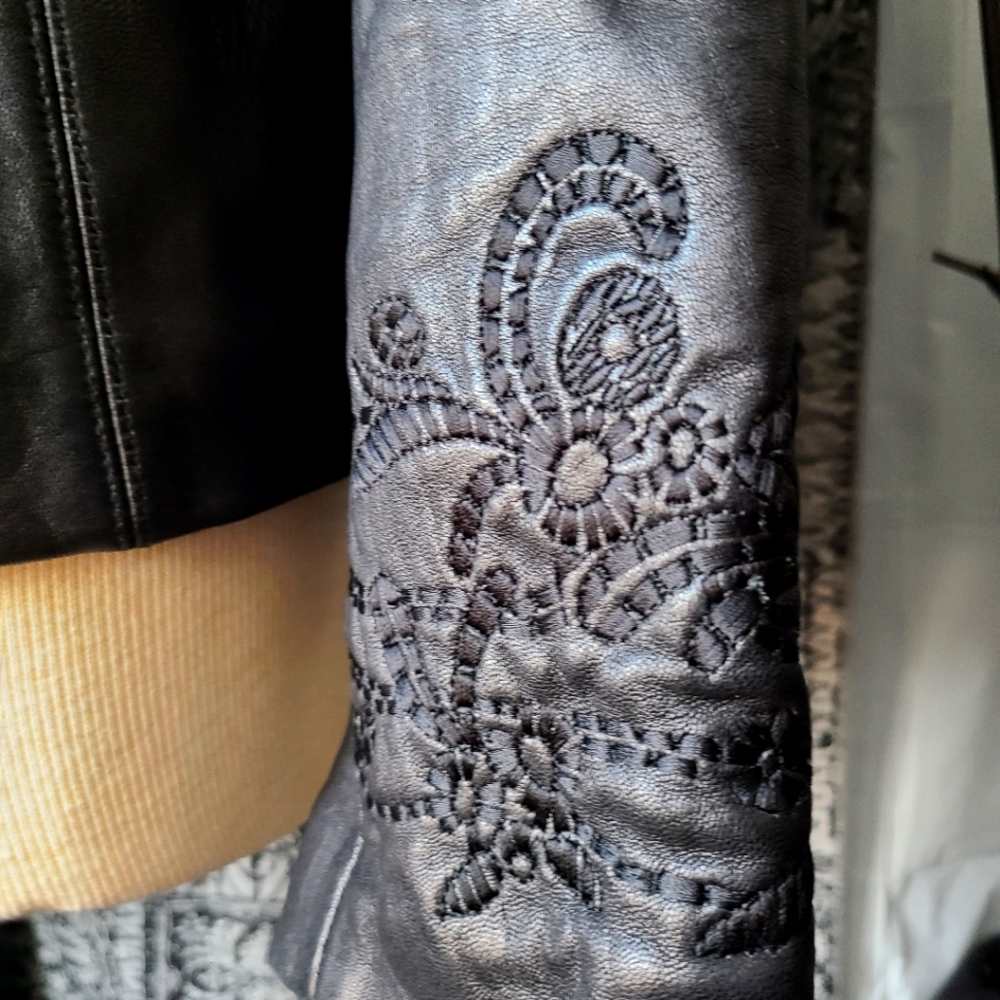JONES NEW YORK...GORGEOUS JACKET - Picture 5 of 9